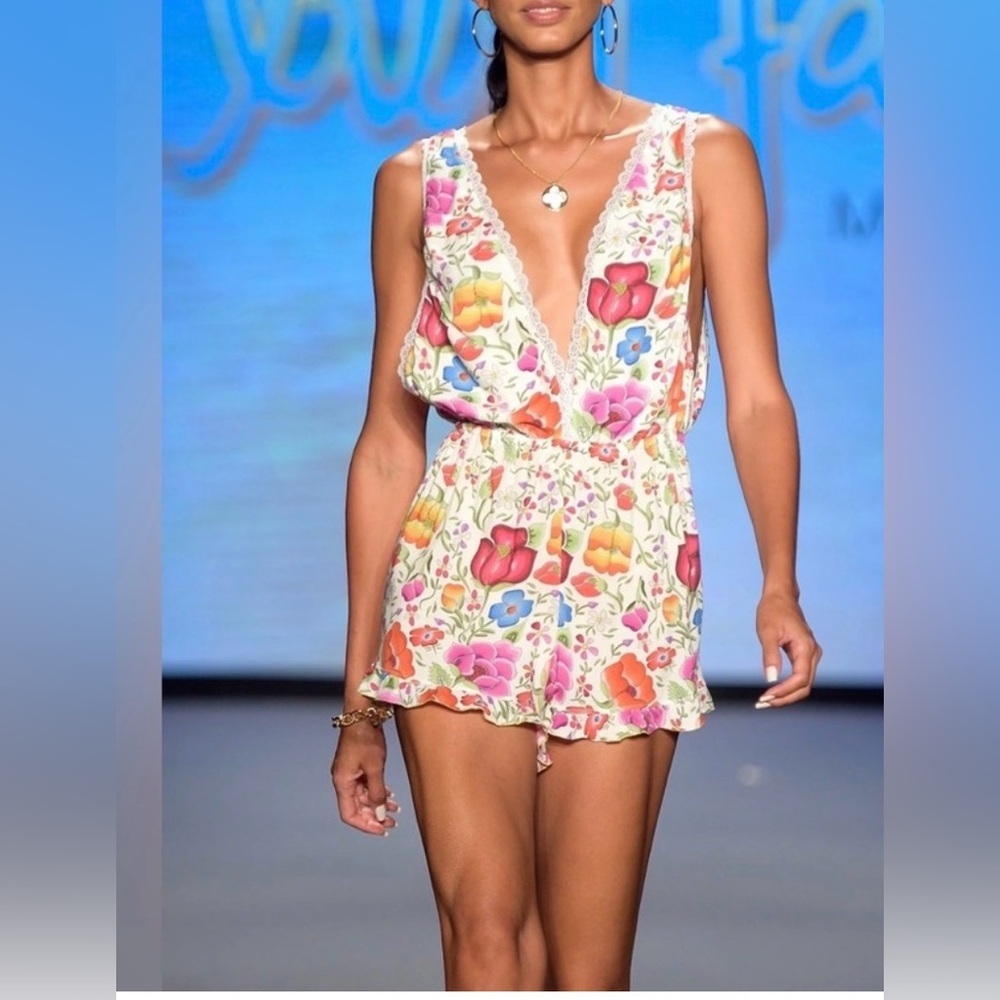 Luli Fama Amor Y Playa Deep V Short Womens Floral Print Cover Up Romper Size XS